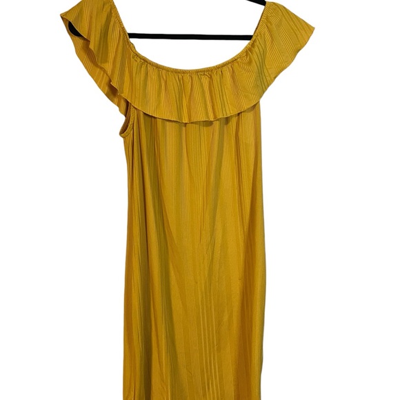 A mustard yellow dress in size extra large by Magazine - Picture 5 of 6